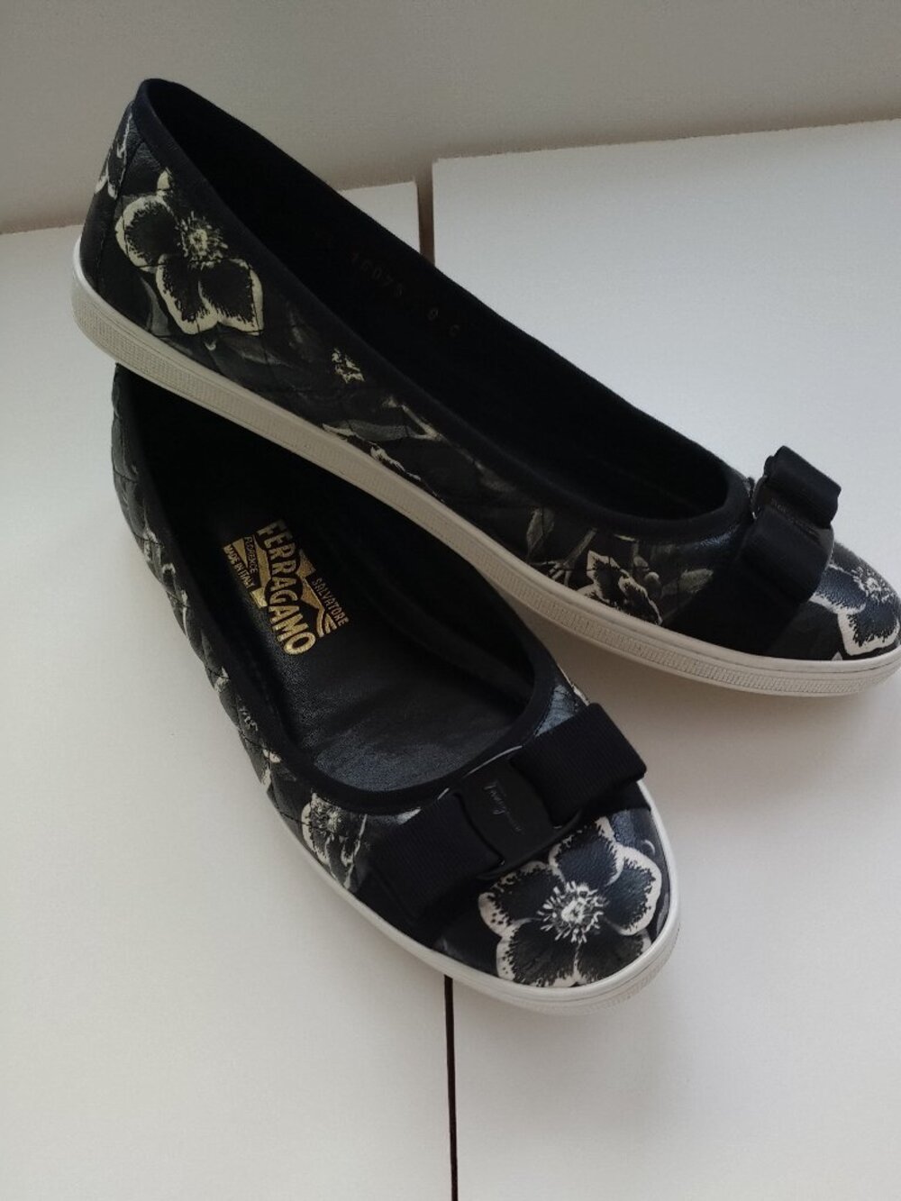 Ferragamo Rufina Floral Quilted Leather Ballerina Sneaker Flats 9C - Picture 2 of 13